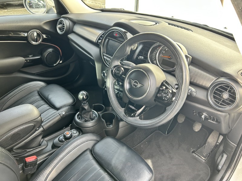 2019 (19) MINI HATCHBACK 1.5 Cooper Exclusive II 5dr 4764047