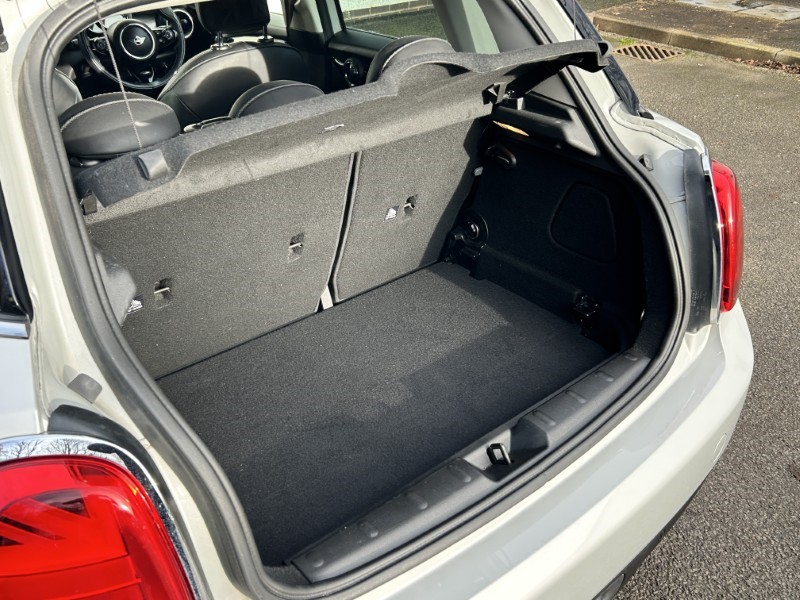 2019 (19) MINI HATCHBACK 1.5 Cooper Exclusive II 5dr 4764043