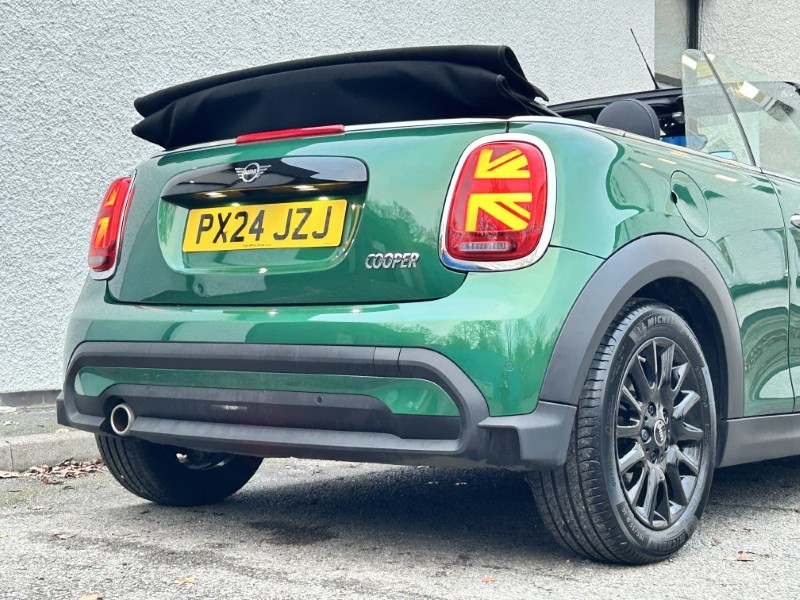 2024 (24) MINI CONVERTIBLE 1.5 Cooper Classic Premium 2dr Auto 4799417