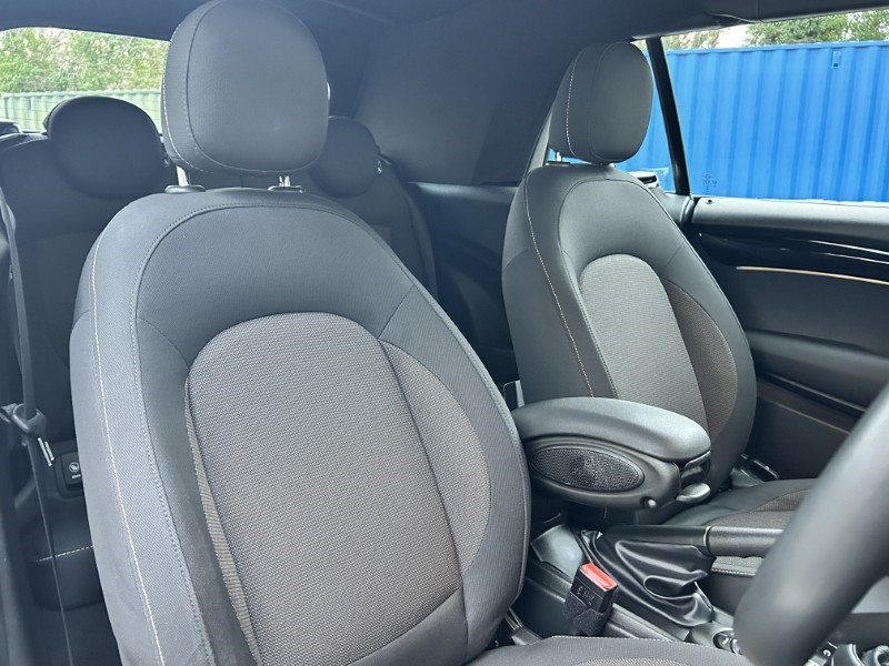 2024 (24) MINI CONVERTIBLE 1.5 Cooper Classic Premium 2dr Auto 4799404