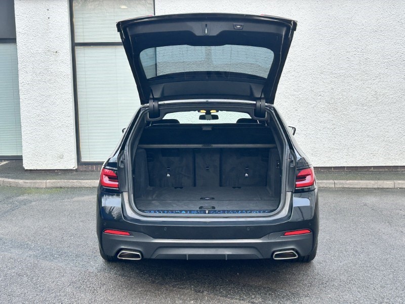 2022 (72) BMW 5 SERIES 520d xDrive MHT M Sport 5dr Step Auto 4880751