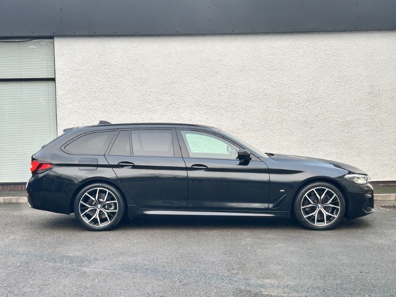2022 (72) BMW 5 SERIES 520d xDrive MHT M Sport 5dr Step Auto 4880756