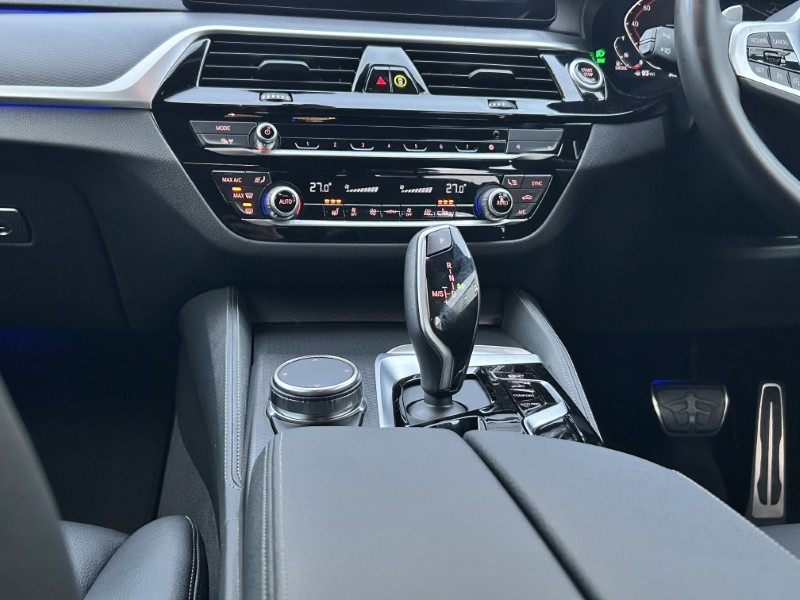 2022 (72) BMW 5 SERIES 520d xDrive MHT M Sport 5dr Step Auto 4880744