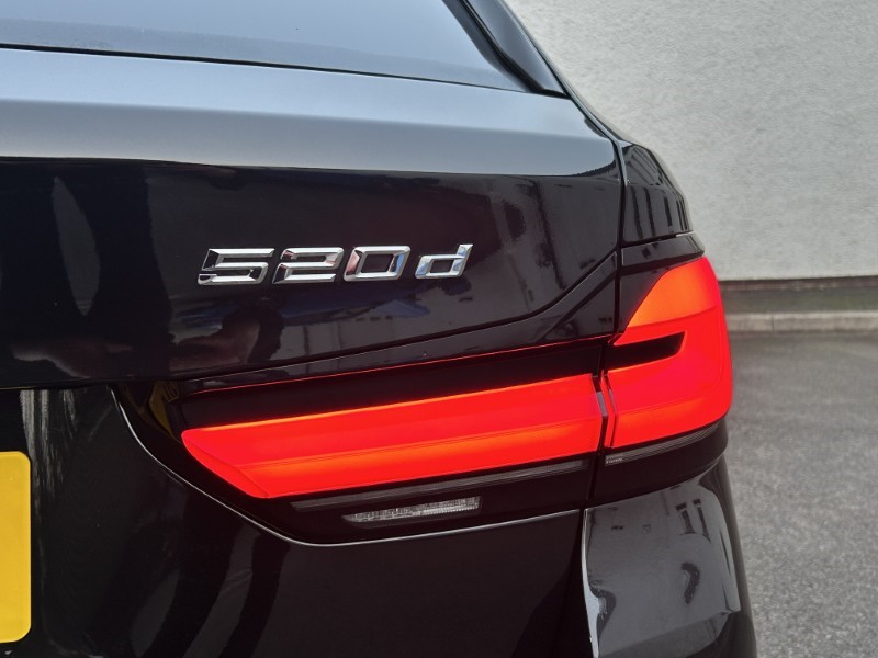 2022 (72) BMW 5 SERIES 520d xDrive MHT M Sport 5dr Step Auto 4880748