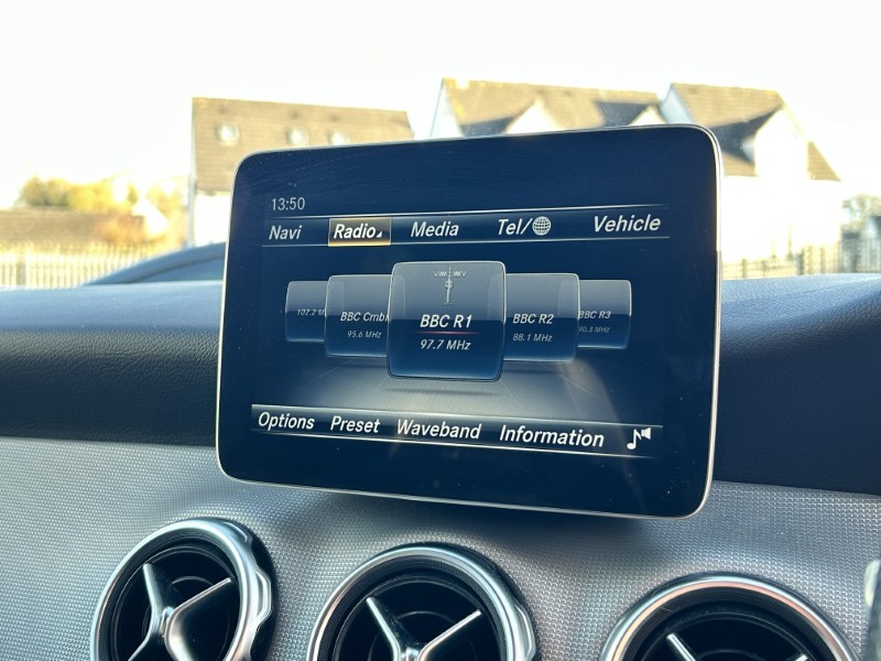 2019 (19) MERCEDES-BENZ GLA 180 Urban Edition 5dr Auto 4788791