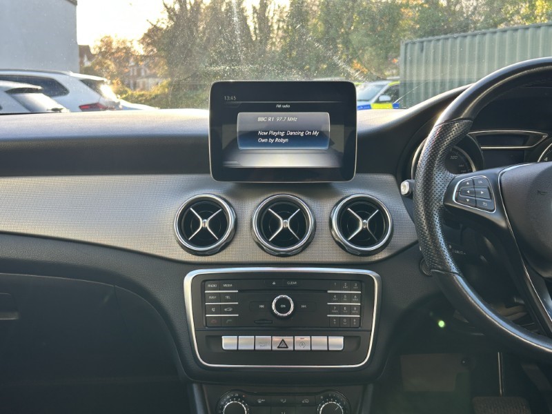 2019 (19) MERCEDES-BENZ GLA 180 Urban Edition 5dr Auto 4788777