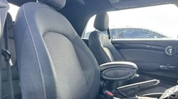 2022 (72) MINI CONVERTIBLE 1.5 Cooper Classic 2dr Auto 5246832