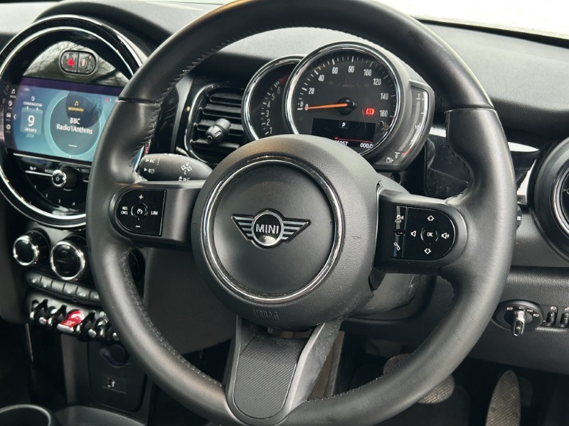 2022 (72) MINI CONVERTIBLE 1.5 Cooper Classic 2dr Auto 4936715