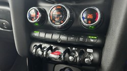 2022 (72) MINI CONVERTIBLE 1.5 Cooper Classic 2dr Auto 4936701