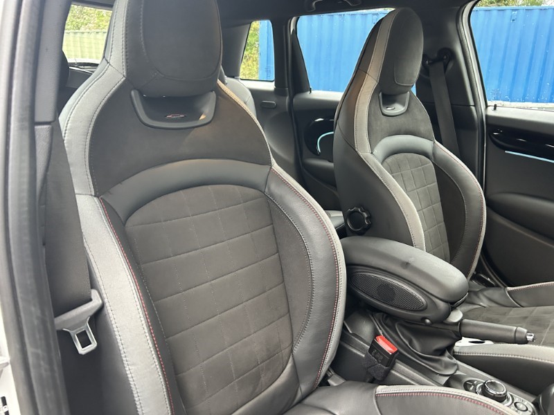 2023 (73) MINI HATCHBACK 1.5 Cooper Sport Premium 5dr Auto 4822093