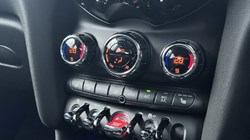 2020 (20) MINI HATCHBACK 1.5 Cooper Classic II 3dr Auto 4819468