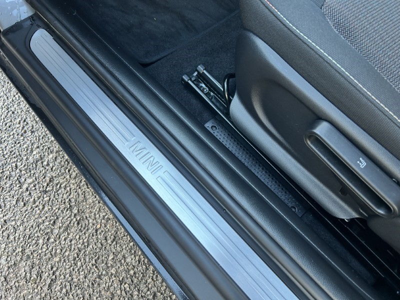 2024 (73) MINI HATCHBACK 1.5 Cooper Classic 3dr Auto 4832972