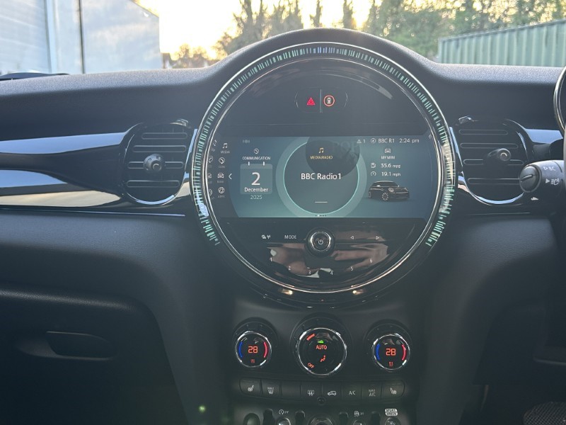 2024 (73) MINI HATCHBACK 1.5 Cooper Classic 3dr Auto 4832975