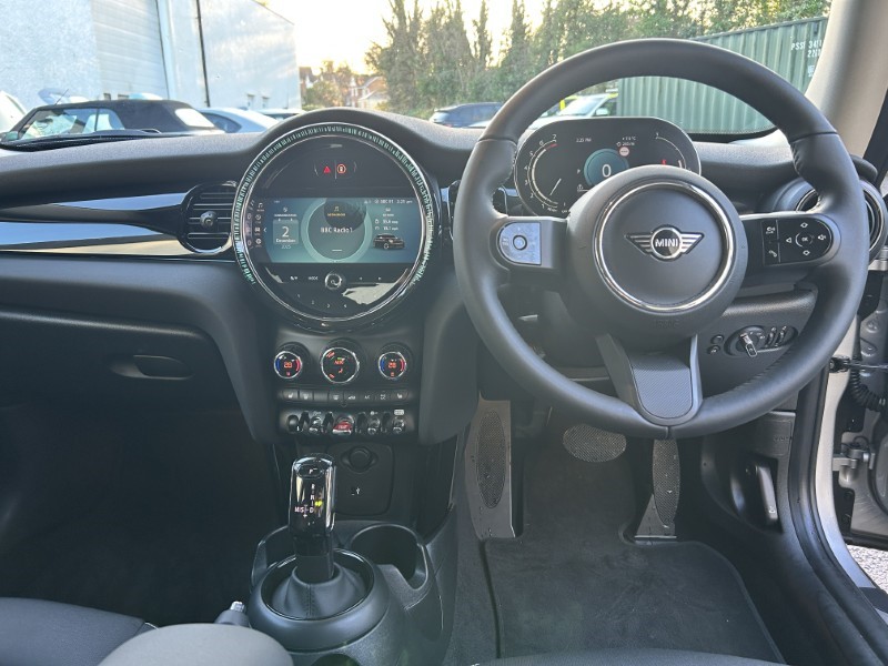 2024 (73) MINI HATCHBACK 1.5 Cooper Classic 3dr Auto 4832973