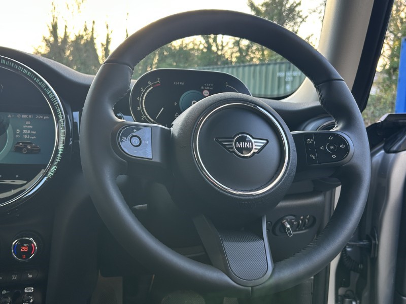 2024 (73) MINI HATCHBACK 1.5 Cooper Classic 3dr Auto 4832974