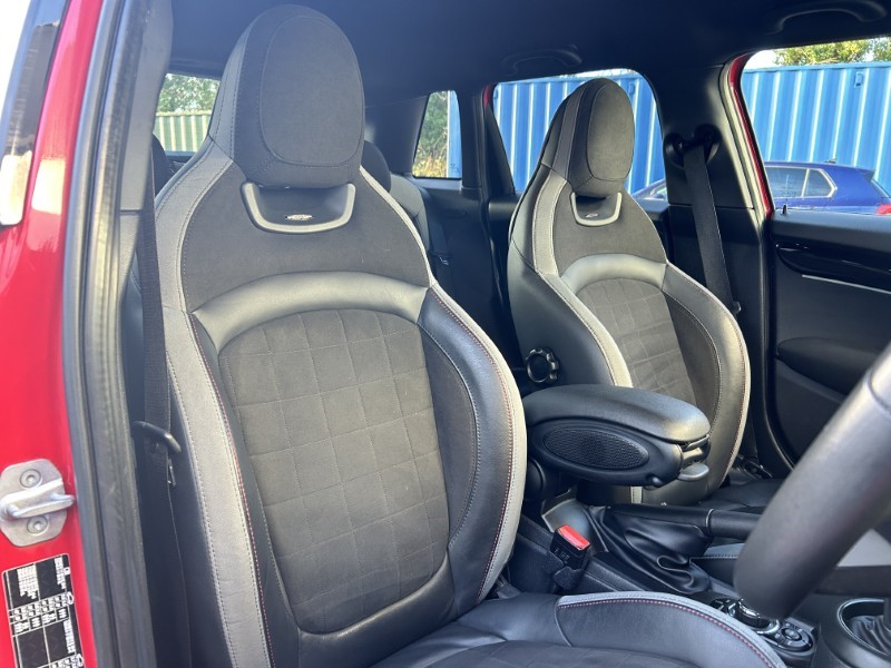 2022 (71) MINI HATCHBACK 1.5 Cooper Sport 5dr Auto 4870697