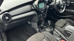 2020 (69) MINI HATCHBACK 1.5 Cooper Sport II 5dr Auto 4888057