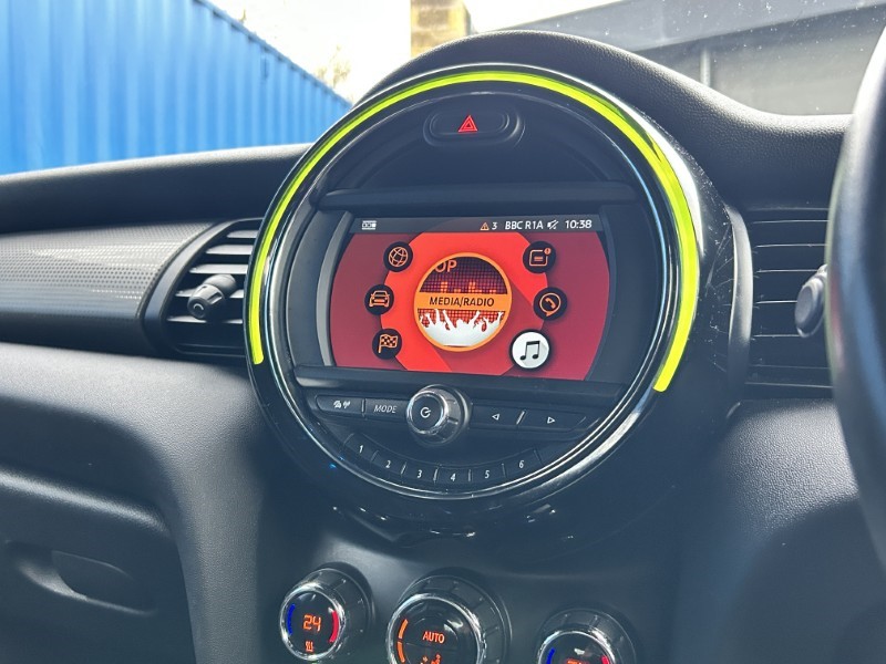 2020 (69) MINI HATCHBACK 1.5 Cooper Sport II 5dr Auto 4888028