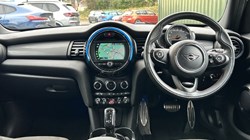 2020 (69) MINI HATCHBACK 1.5 Cooper Sport II 5dr Auto 4888053