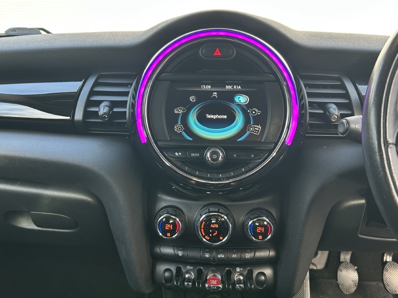 2017 (17) MINI HATCHBACK 1.5 Cooper 3dr 4945217