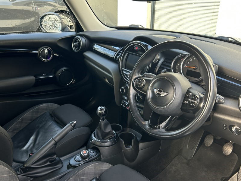 2017 (17) MINI HATCHBACK 1.5 Cooper 3dr 4945213