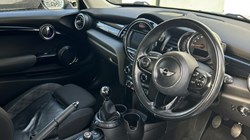 2017 (17) MINI HATCHBACK 1.5 Cooper 3dr 4945213