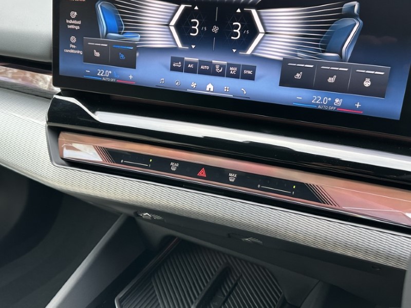 2025 (75) BMW I5 250kW eDr40 M Sport Pro 84kWh 5dr Auto Tech PLUS/Comf PLUS 4901524