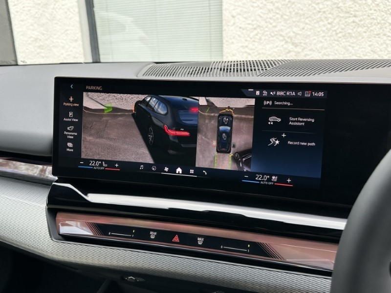 2025 (75) BMW I5 250kW eDr40 M Sport Pro 84kWh 5dr Auto Tech PLUS/Comf PLUS 4901520