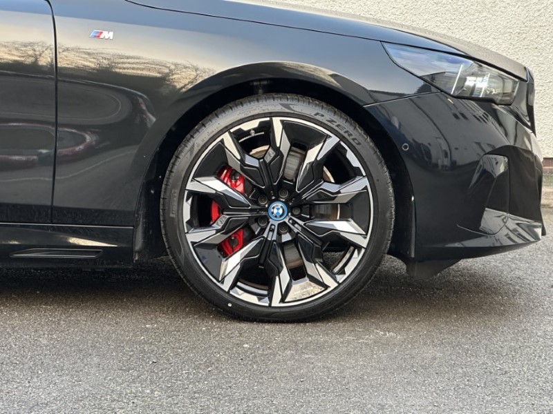 2025 (75) BMW I5 250kW eDr40 M Sport Pro 84kWh 5dr Auto Tech PLUS/Comf PLUS 4901487