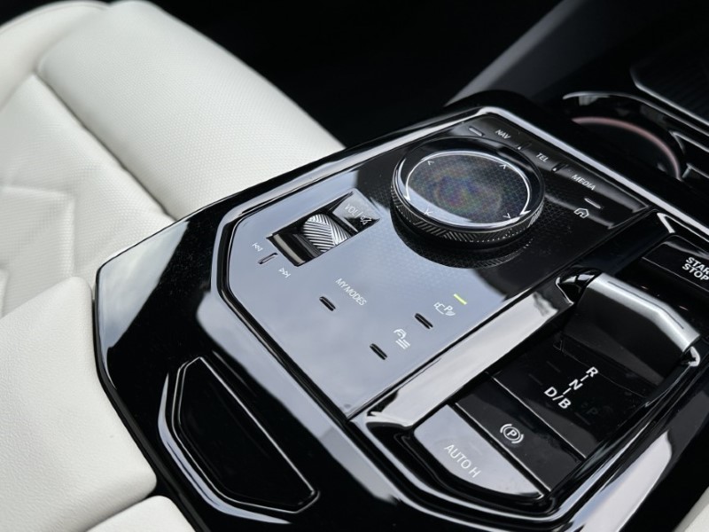 2025 (75) BMW I5 250kW eDr40 M Sport Pro 84kWh 5dr Auto Tech PLUS/Comf PLUS 4901527