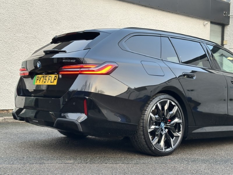 2025 (75) BMW I5 250kW eDr40 M Sport Pro 84kWh 5dr Auto Tech PLUS/Comf PLUS 4901489