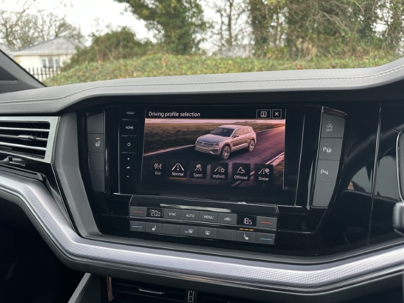 2019 (19) VOLKSWAGEN TOUAREG 3.0 V6 TDI 4Motion R-Line 5dr Tip Auto 4931617