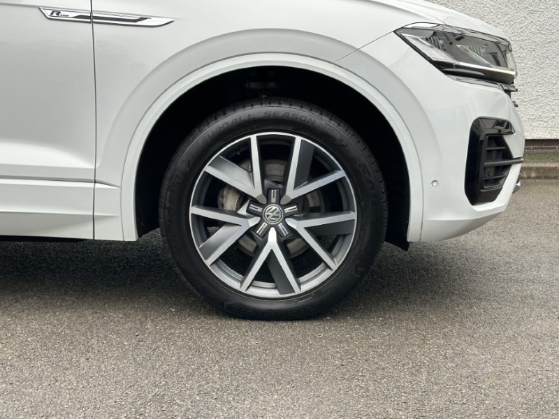 2019 (19) VOLKSWAGEN TOUAREG 3.0 V6 TDI 4Motion R-Line 5dr Tip Auto 4931639
