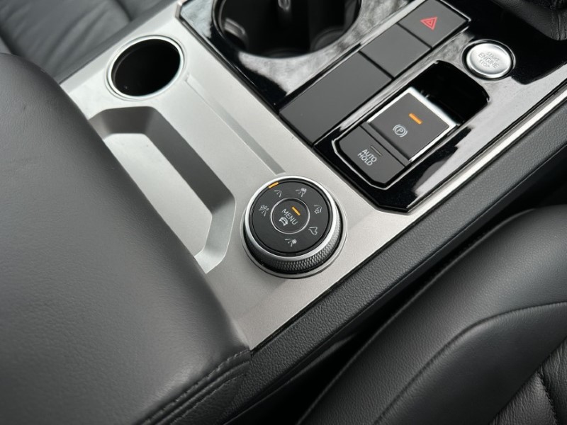 2019 (19) VOLKSWAGEN TOUAREG 3.0 V6 TDI 4Motion R-Line 5dr Tip Auto 4931616