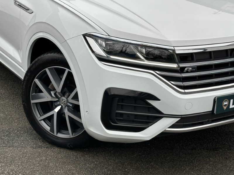 2019 (19) VOLKSWAGEN TOUAREG 3.0 V6 TDI 4Motion R-Line 5dr Tip Auto 4931646