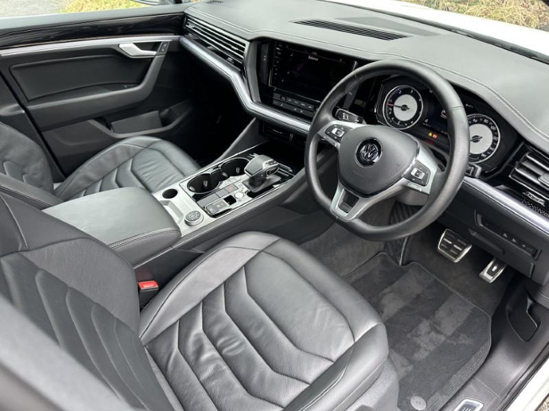 2019 (19) VOLKSWAGEN TOUAREG 3.0 V6 TDI 4Motion R-Line 5dr Tip Auto 4931625