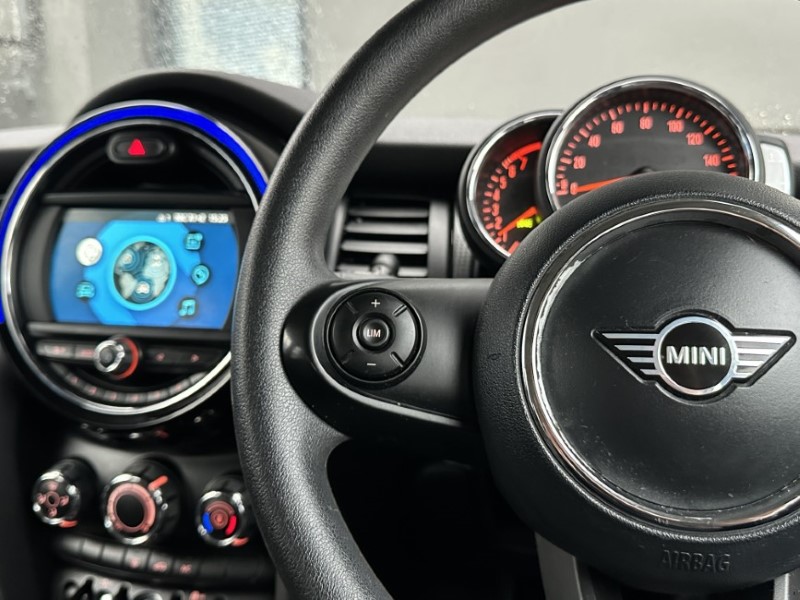 2018 (68) MINI HATCHBACK 1.5 Cooper II 5dr 4980406