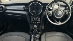 2018 (68) MINI HATCHBACK 1.5 Cooper Classic II 5dr 5039509