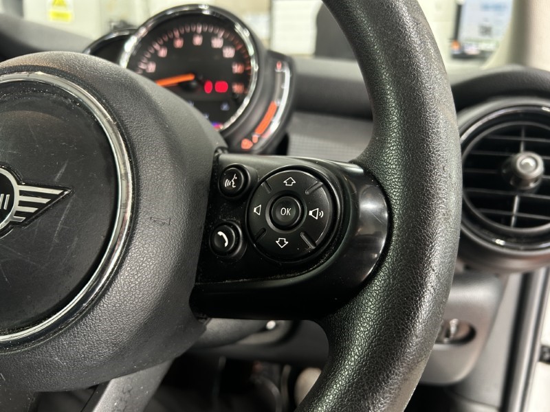 2018 (68) MINI HATCHBACK 1.5 Cooper Classic II 5dr 5039503