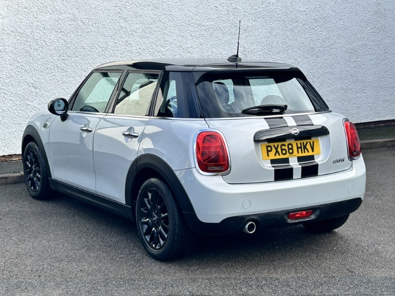 2018 (68) MINI HATCHBACK 1.5 Cooper Classic II 5dr 5039505
