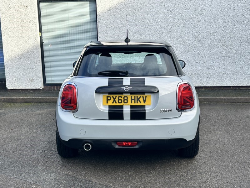 2018 (68) MINI HATCHBACK 1.5 Cooper Classic II 5dr 5039504