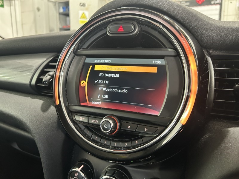 2018 (68) MINI HATCHBACK 1.5 Cooper Classic II 5dr 5039501