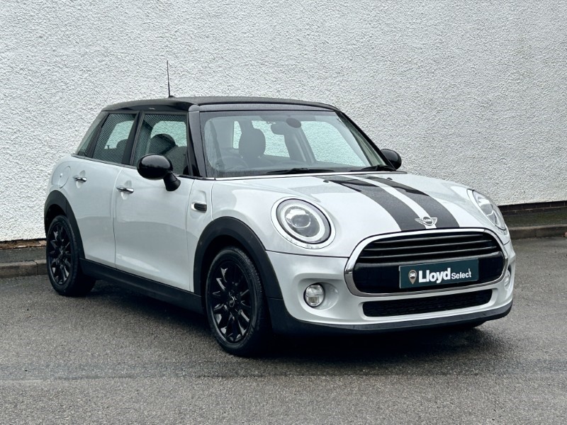 2018 (68) MINI HATCHBACK 1.5 Cooper Classic II 5dr