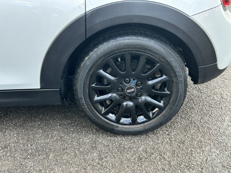 2018 (68) MINI HATCHBACK 1.5 Cooper Classic II 5dr 5039514