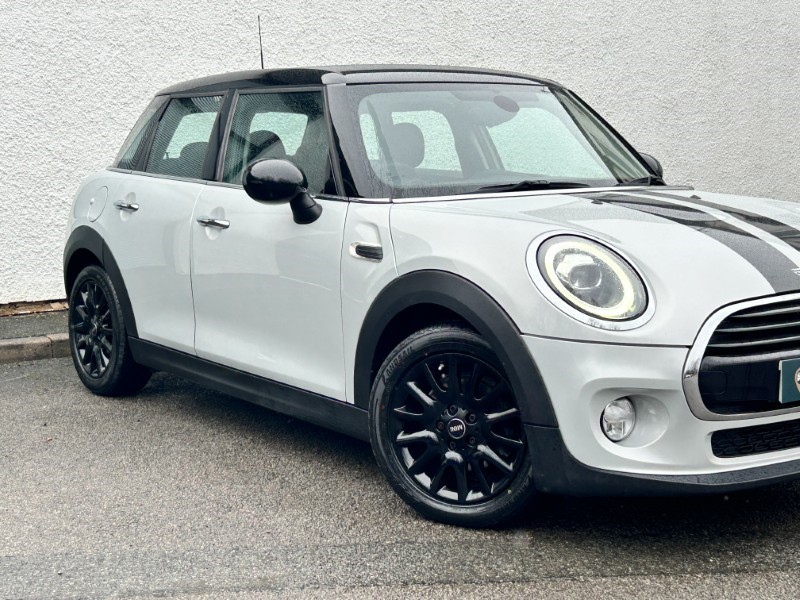 2018 (68) MINI HATCHBACK 1.5 Cooper Classic II 5dr 5048617
