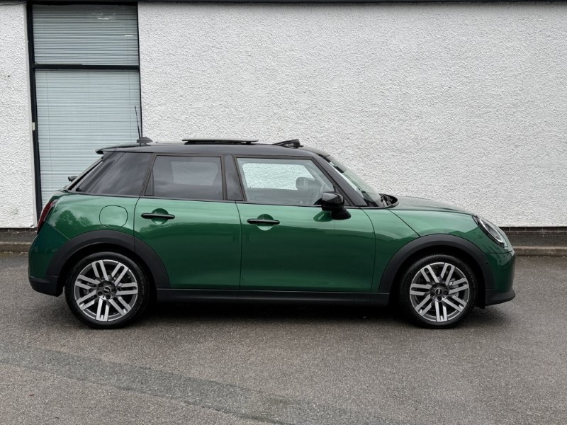 2026 (75) MINI COOPER 1.5 C Classic 5dr Auto 5659455