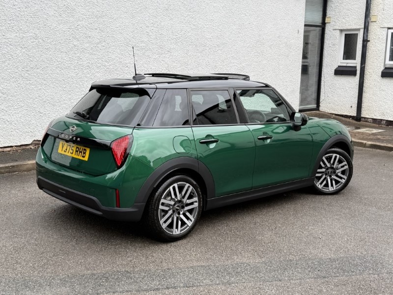 2026 (75) MINI COOPER 1.5 C Classic 5dr Auto 5659460