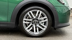 2026 (75) MINI COOPER 1.5 C Classic 5dr Auto 5659456