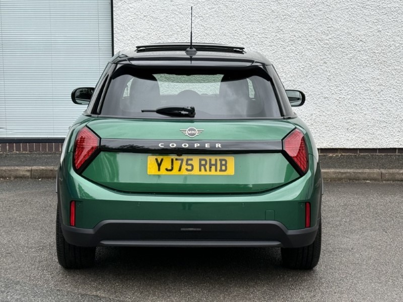 2026 (75) MINI COOPER 1.5 C Classic 5dr Auto 5659449