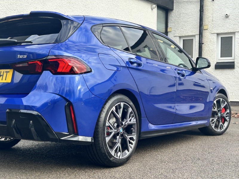 2025 (25) BMW 1 SERIES 123 xDrive M Sport 5dr Step Auto 5024158